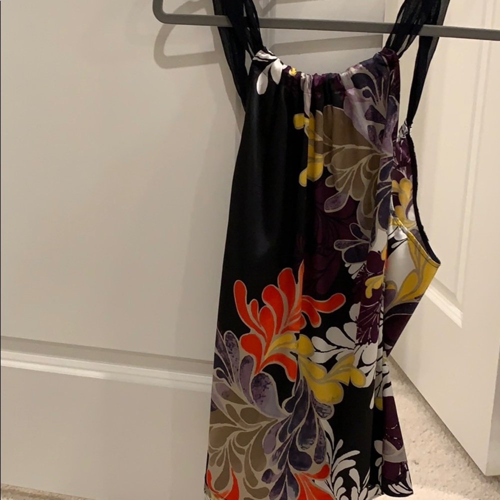 NWT Tahari sleeveless floral blouse